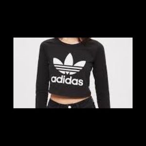 COPY - Addidas long sleeved crop top